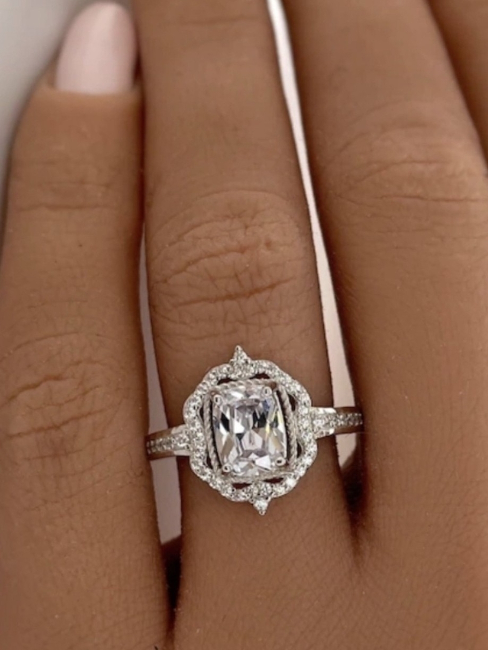 VVS1 2.5 Carat * Art Deco Vintage Radiant -cut Moissanite ring Size 5 US* New